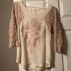 Buckle top